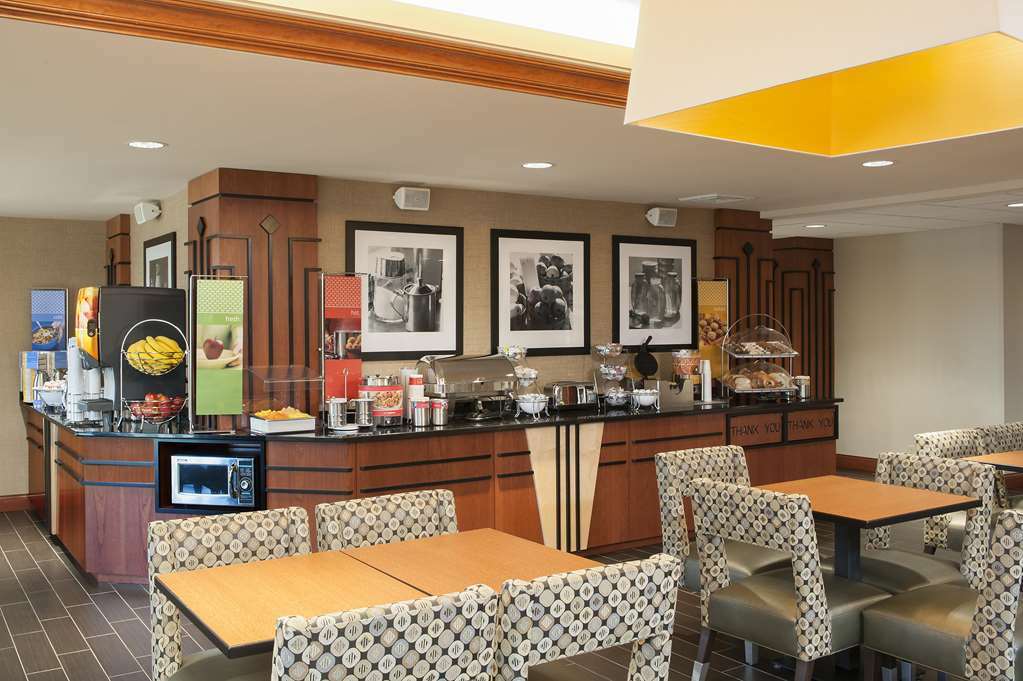 Hampton Inn Charlotte University Place מסעדה תמונה